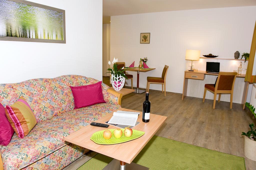 Ferienwohnungen - Boarding Wohnungen Sonnenhof Lenzing Pokój zdjęcie